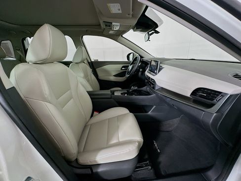 Used 2023 Nissan Rogue SV w/ SV Premium B Package FWD image 31