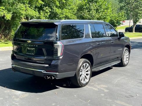 Used 2025 Chevrolet Suburban Premier AWD/4WD image 4