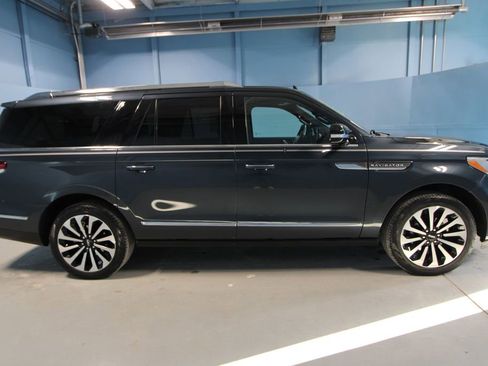 Used 2024 Lincoln Navigator L Reserve AWD/4WD image 36