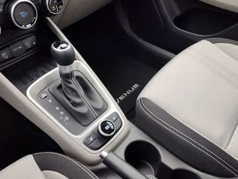 New 2026 Hyundai Venue SEL image 26