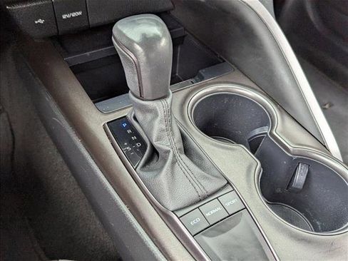 Used 2024 Toyota Camry SE w/ Convenience Package image 12
