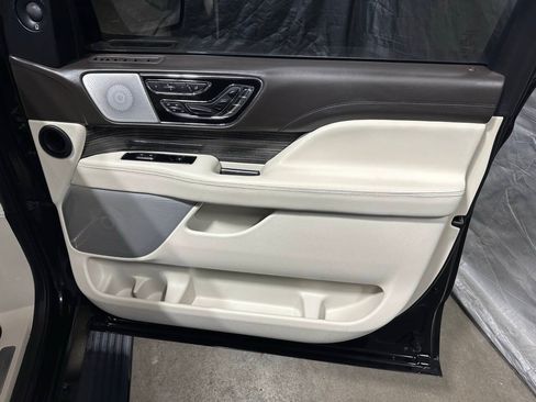 Used 2020 Lincoln Navigator L Black Label w/ Cargo Convenience Package AWD/4WD image 26