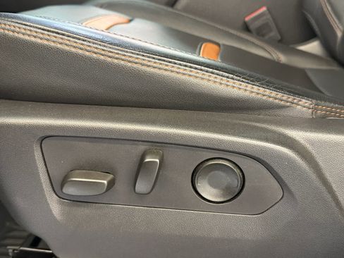 Used 2024 GMC Sierra 1500 AT4 w/ Technology Package AWD/4WD image 19