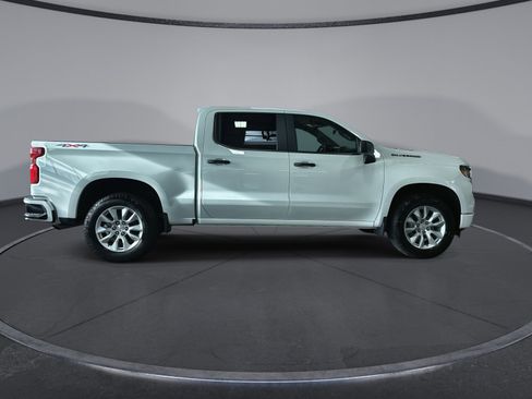 New 2026 Chevrolet Silverado 1500 Custom w/ LPO, Dark Essentials Package AWD/4WD image 9