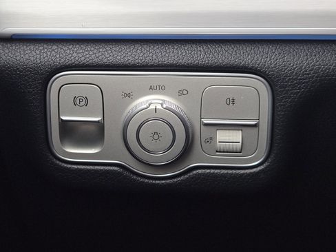 Used 2025 Mercedes-Benz GLS 450 4MATIC image 25