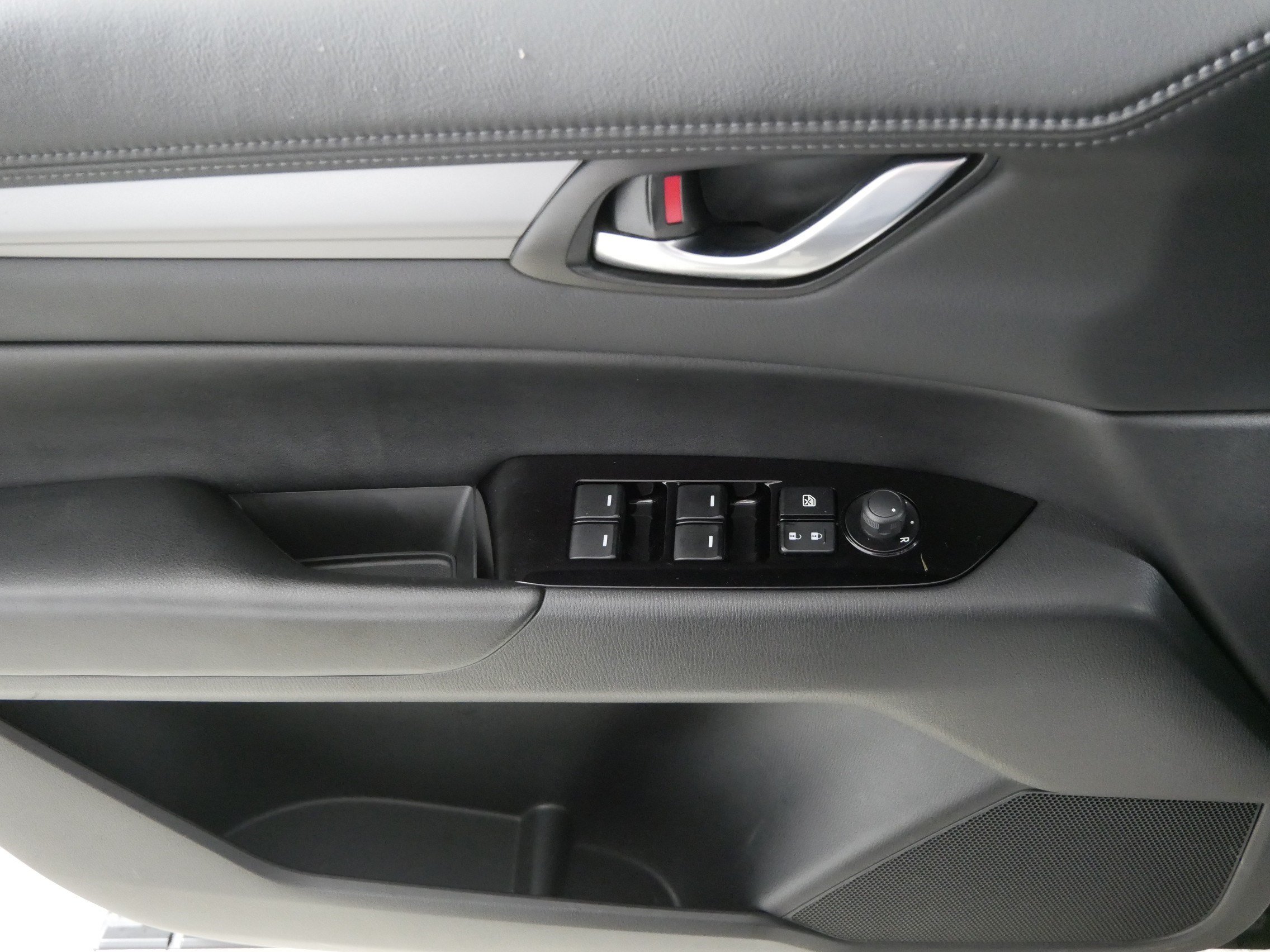 Used 2025 MAZDA CX-5 AWD 2.5 S w/ Preferred Package image 19
