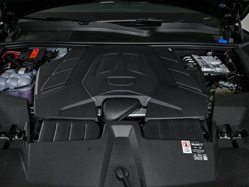 Certified 2025 Porsche Cayenne Coupe image 35