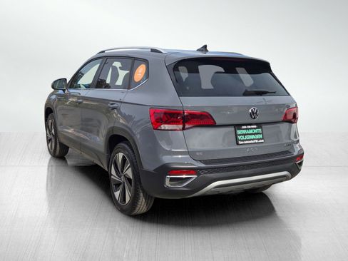 Used 2024 Volkswagen Taos SE image 6