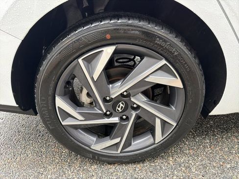 Used 2025 Hyundai Elantra Sport image 35