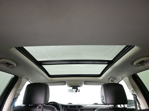 Used 2019 Cadillac XT5 Premium Luxury AWD/4WD image 18