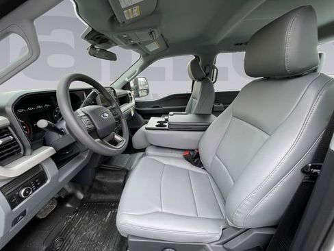 New 2026 Ford F250 XL w/ XL Chrome Package image 10