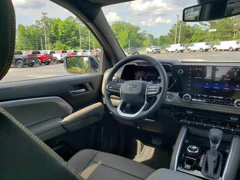 New 2026 Chevrolet Colorado ZR2 w/ Technology Package AWD/4WD image 36