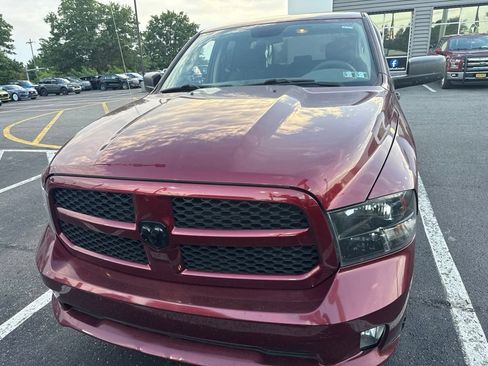 Used 2019 RAM 1500 Express w/ Express Value Package AWD/4WD image 2