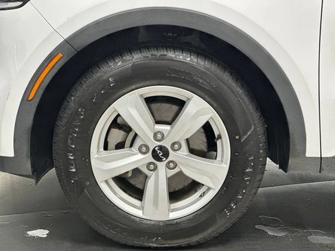 Used 2023 Kia Sorento LX FWD image 24
