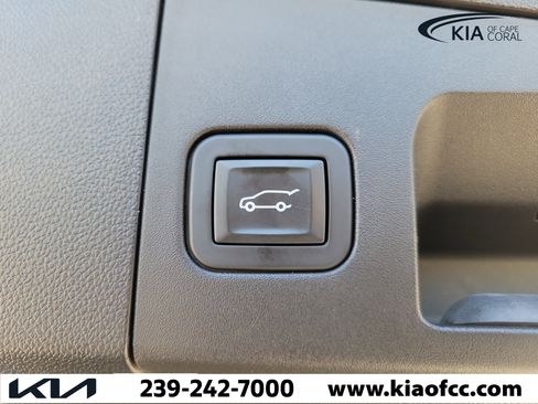 Used 2019 Cadillac XT4 Premium Luxury FWD image 12