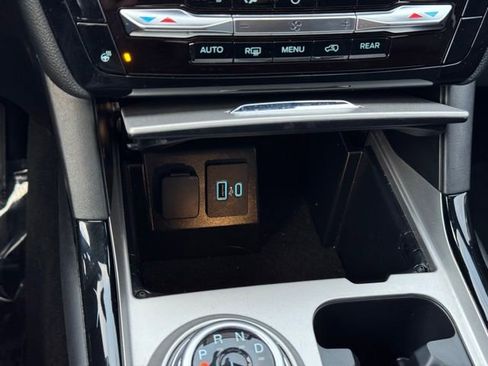 Certified 2022 Ford Explorer ST-Line w/ Class IV Trailer Tow Package image 17