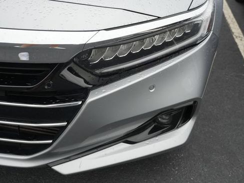 Used 2021 Honda Accord Touring image 11