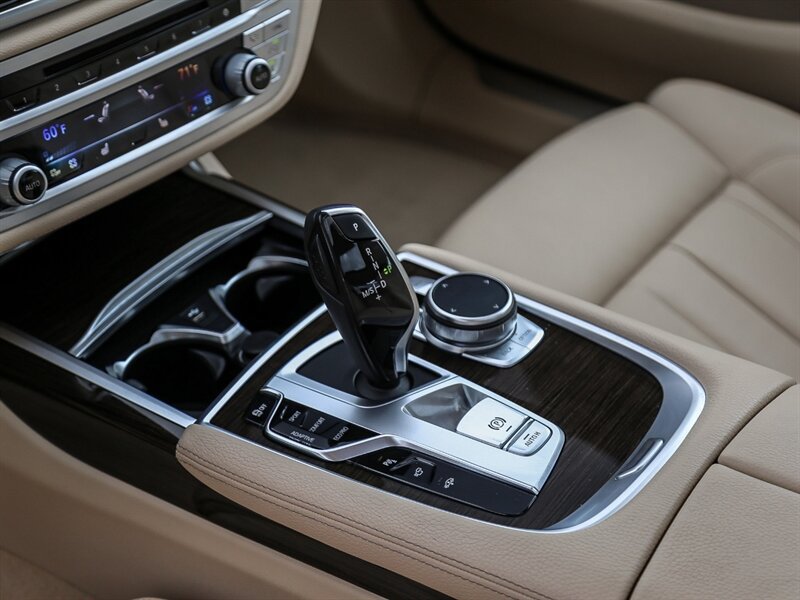 Used 2020 BMW 740i RWD image 29