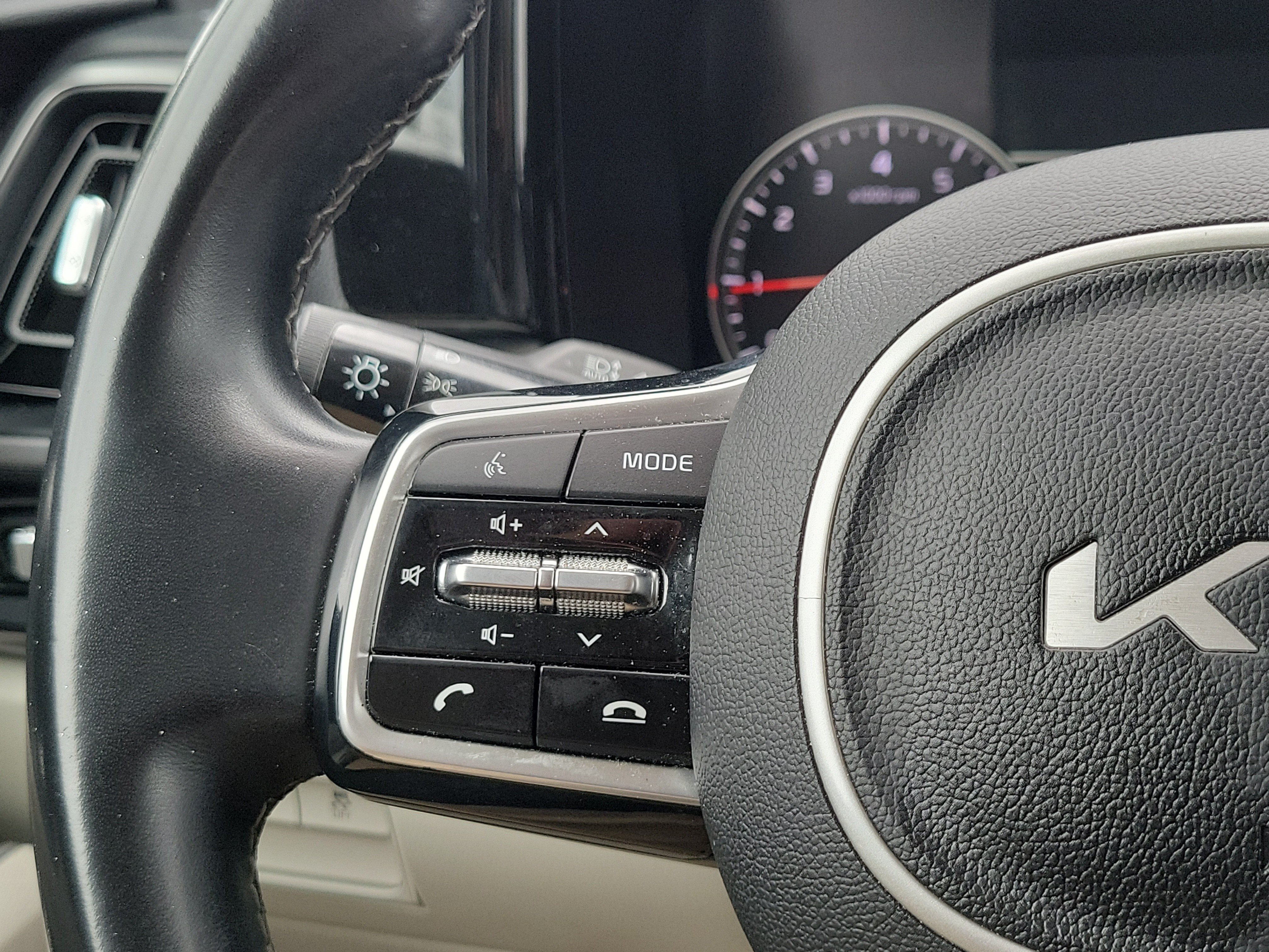 Used 2022 Kia Sorento S FWD image 17