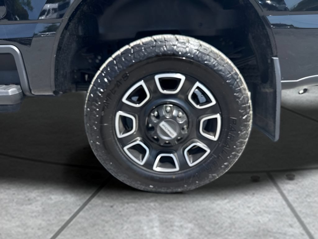 Used 2024 Ford F350 Platinum w/ FX4 Off-Road Package AWD/4WD image 39