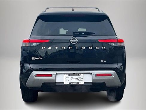 Certified 2025 Nissan Pathfinder SL image 6