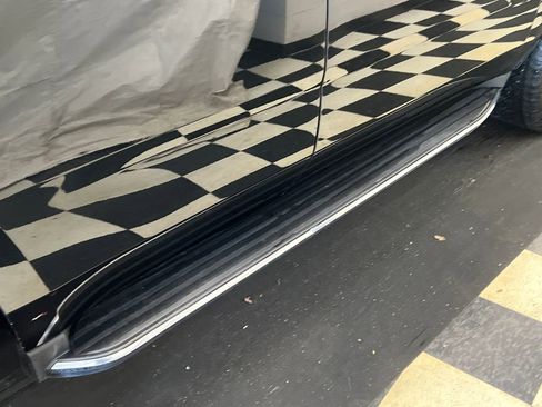 Used 2019 GMC Yukon SLT AWD/4WD image 16