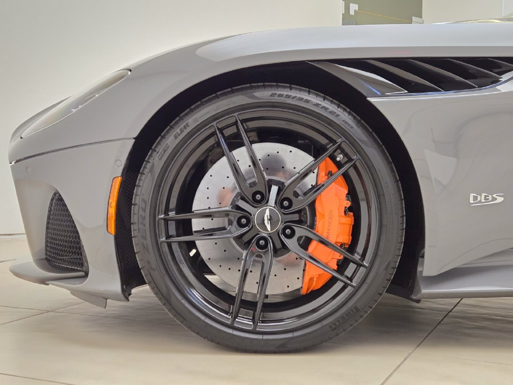 Used 2020 Aston Martin DBS Superleggera RWD image 13