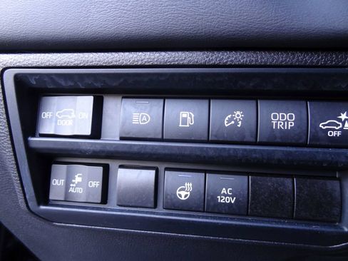 Used 2024 Toyota Sequoia Platinum AWD/4WD image 28