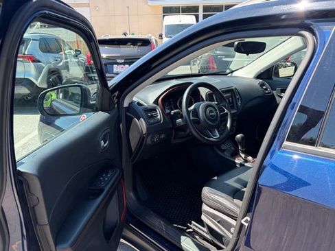 Used 2019 Jeep Compass Trailhawk w/ Cold Weather Group AWD/4WD image 13