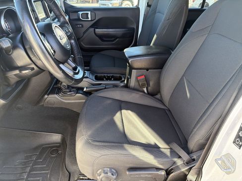 Used 2022 Jeep Wrangler Unlimited Sport image 16