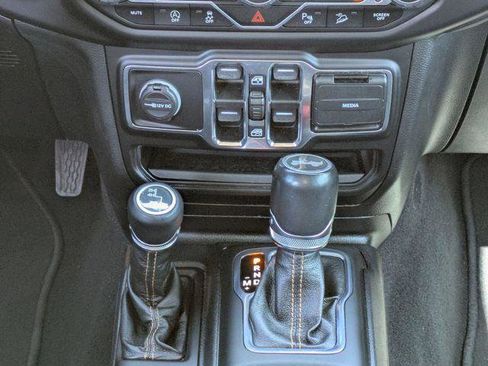 Certified 2020 Jeep Wrangler Unlimited Sahara AWD/4WD image 16
