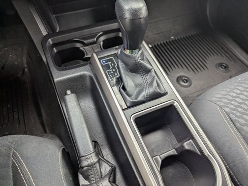 Used 2022 Toyota Tacoma SR5 image 19