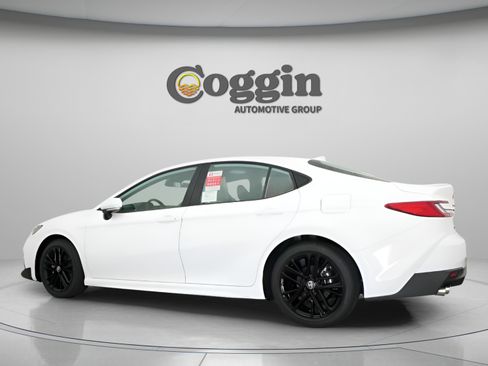 Used 2026 Toyota Camry SE w/ Multimedia Upgrade Package FWD image 20