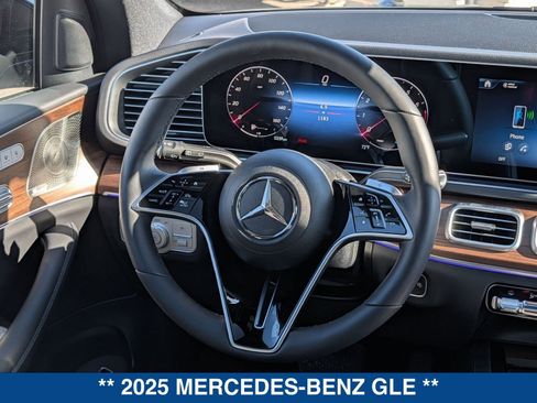 Used 2025 Mercedes-Benz GLE 450 4MATIC image 17