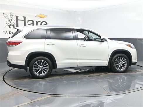 Used 2018 Toyota Highlander XLE image 36