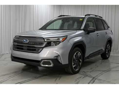 Used 2025 Subaru Forester Limited image 4