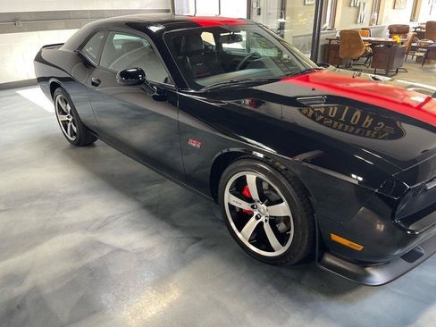 Used 2012 Dodge Challenger SRT8 RWD image 8
