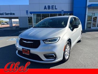 Used 2024 Chrysler Pacifica Touring-L