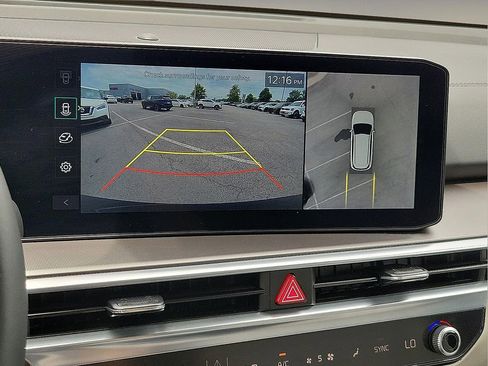 Used 2025 Kia Sorento SX FWD image 17