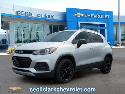 Certified 2018 Chevrolet Trax LT w/ Sun & Sound Package AWD/4WD image 1