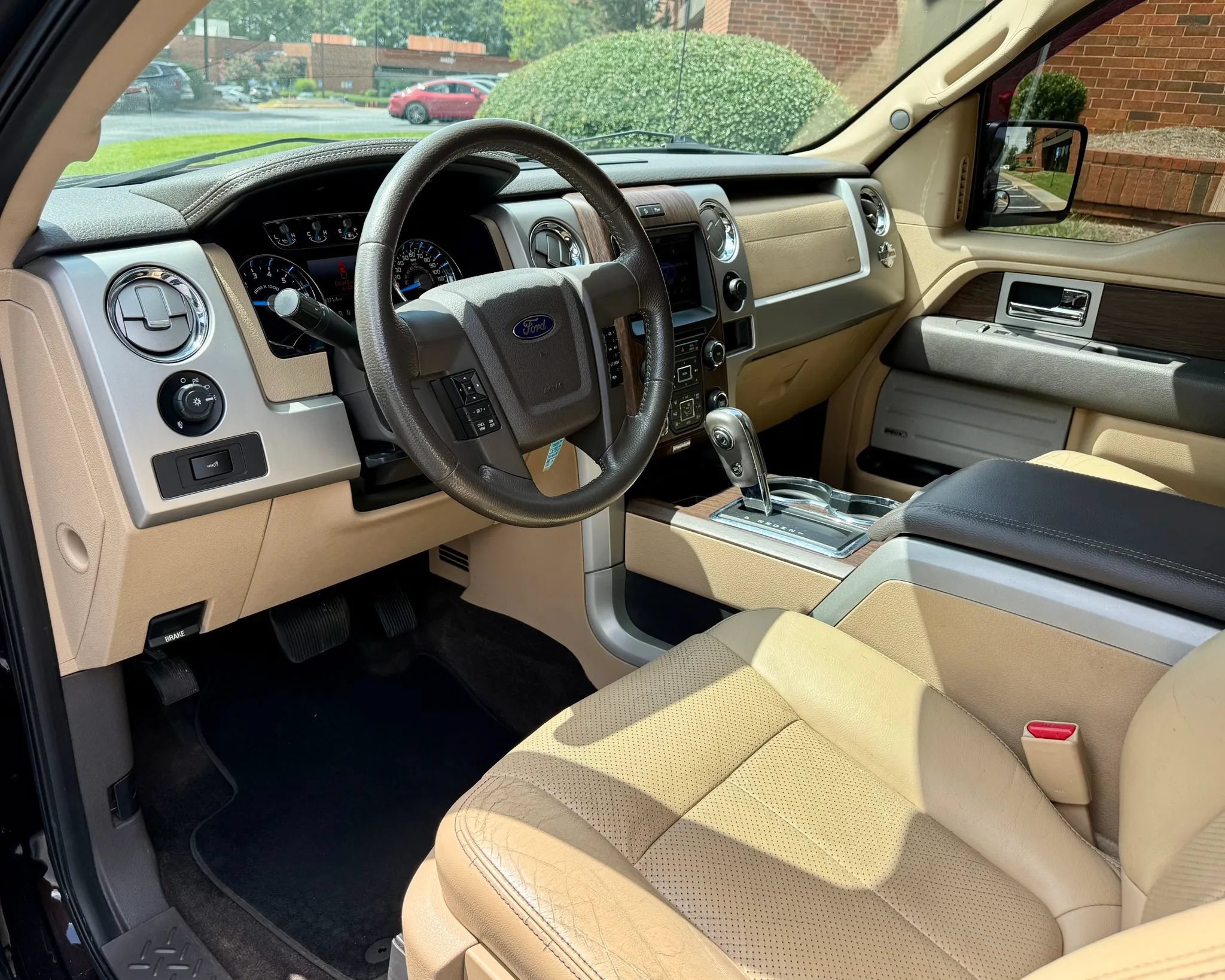 Used 2013 Ford F150 Lariat w/ Luxury Equipment Group AWD/4WD image 16