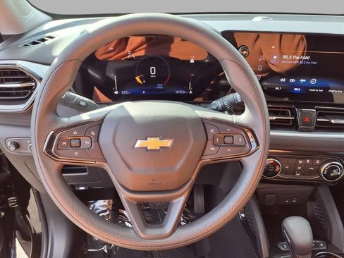 Used 2025 Chevrolet TrailBlazer LT image 13