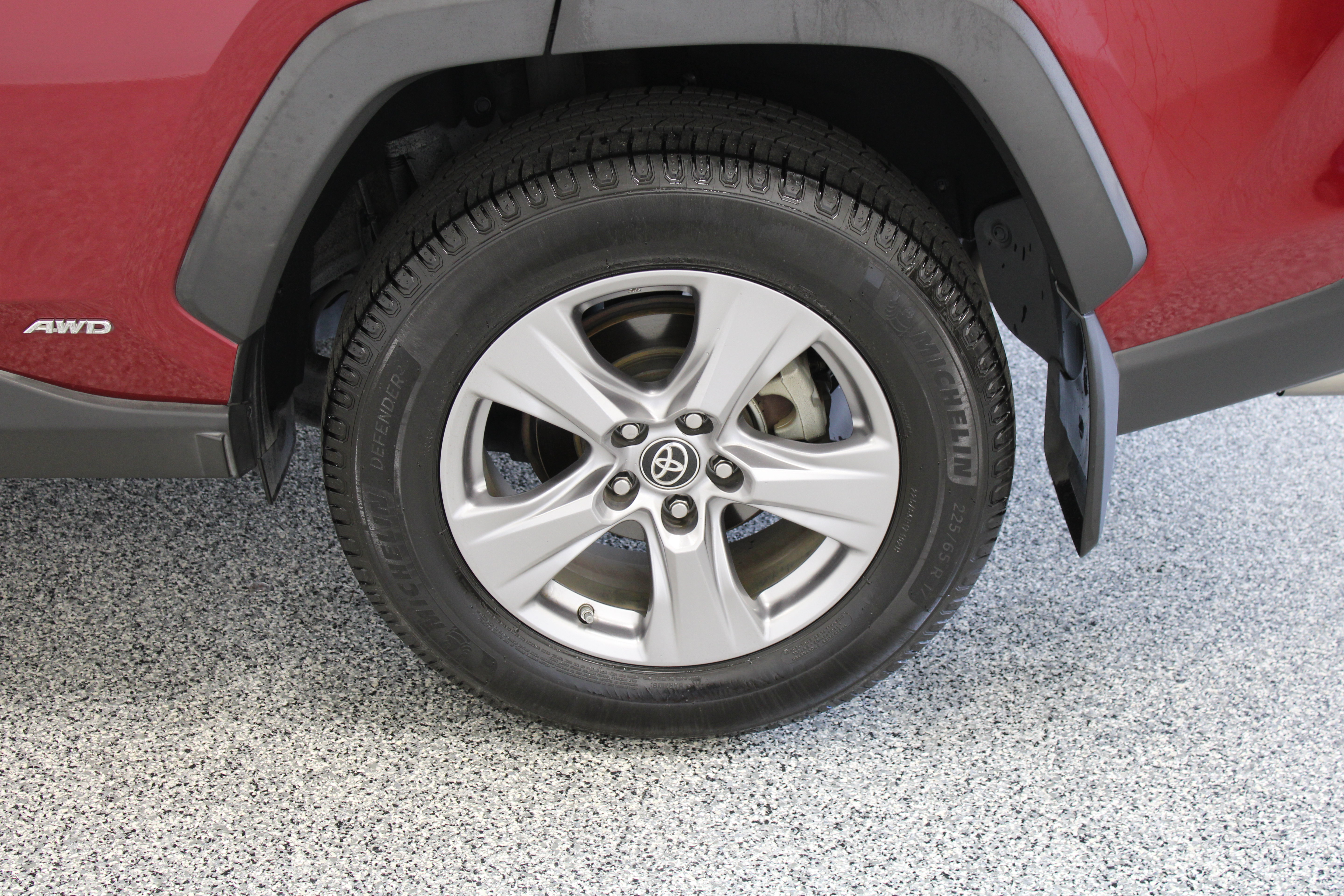 Used 2022 Toyota RAV4 LE AWD/4WD image 10