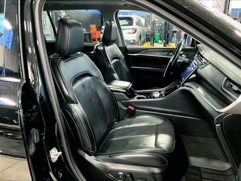 Used 2021 Jeep Grand Cherokee L Limited w/ Luxury Tech Group II image 11