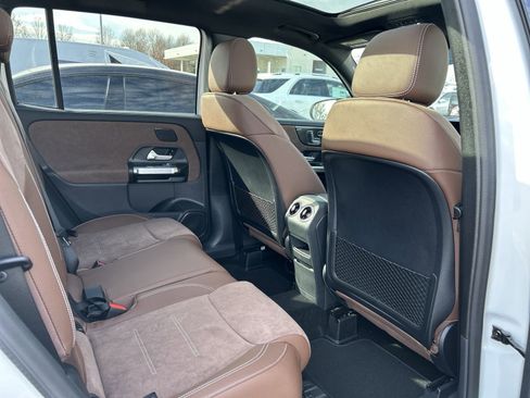 New 2025 Mercedes-Benz GLB 250 4MATIC image 35