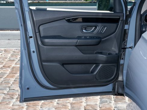 Certified 2023 Honda Pilot Touring image 13