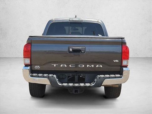 Used 2017 Toyota Tacoma TRD Off-Road w/ Tow Package RWD image 7