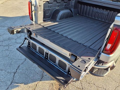 New 2026 GMC Sierra 1500 SLT w/ SLT Premium Plus Package image 22