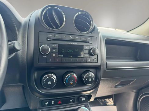 Used 2016 Jeep Patriot High Altitude FWD image 17