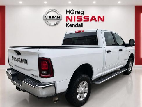 Used 2025 RAM 2500 Big Horn AWD/4WD image 4